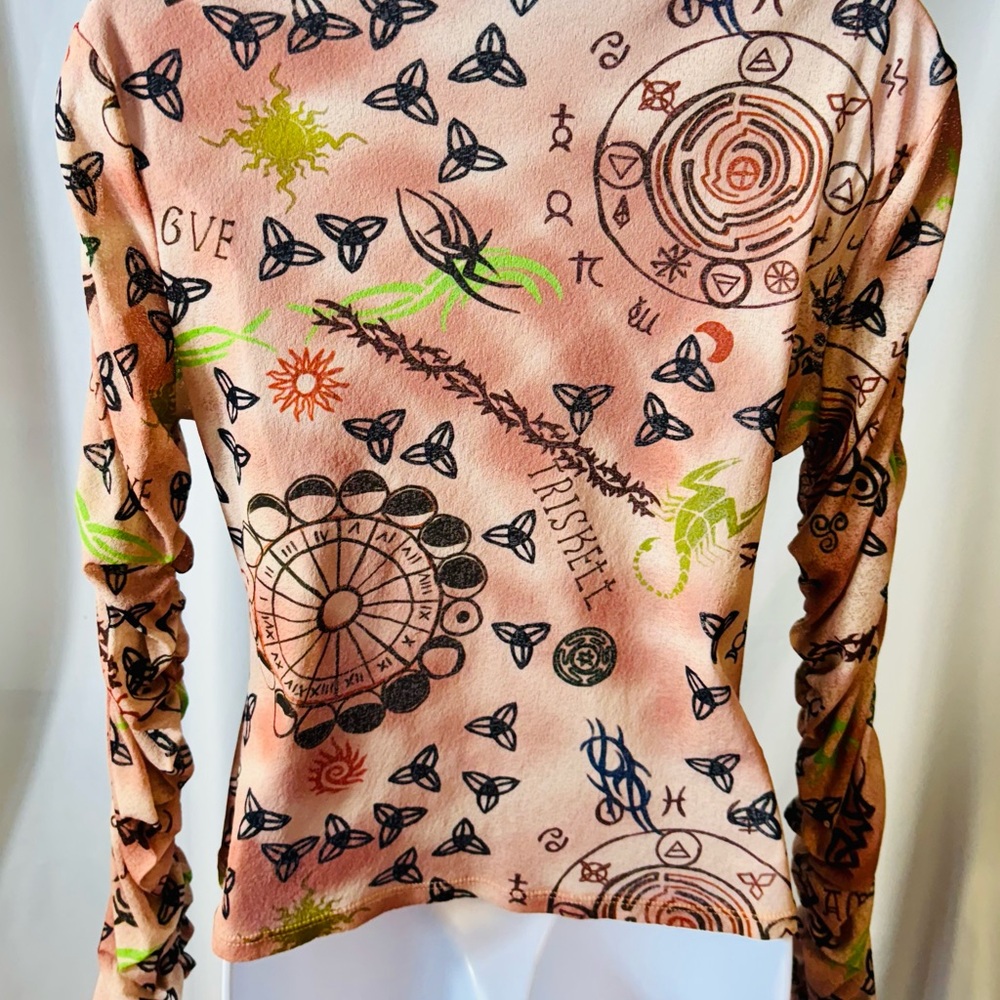 TopShop Peach Stretch Celtic Mythical Tattoo Print Ruched Sleeve Top Petite 12 - Picture 8 of 12